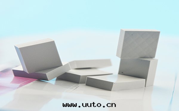 高(gāo)導電(diàn)矽胶(jiāo)性(xìng)能(néng)特點(diǎn)